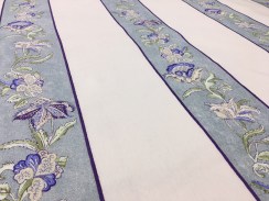Ткань с цветами Liz Raya azul в синюю полосу